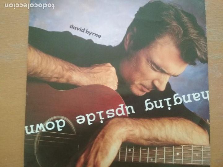 Discos de vinilo: David Byrne HANGING UPSIDE DOWN SINGLE 1992 - Foto 1