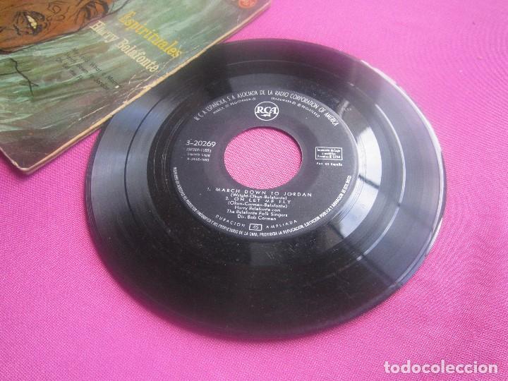 Discos de vinilo: HARRY BELAFONTE. ESPIRITUALES SINGLE 1960 - Foto 2