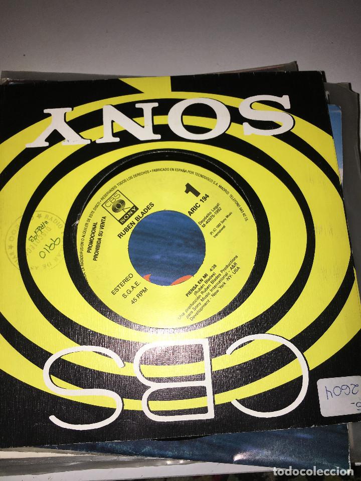 Discos de vinilo: RUBEN BLADES - PIENSA EN MI - 7 SINGLE - Foto 1