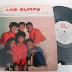 Discos de vinilo: LES SURFS-LP DE 25 CTMS-FRANCES. Lote 203317496