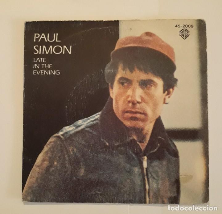 Discos de vinilo: SINGLE PAUL SIMON. LATE IN THE EVENING - Foto 1