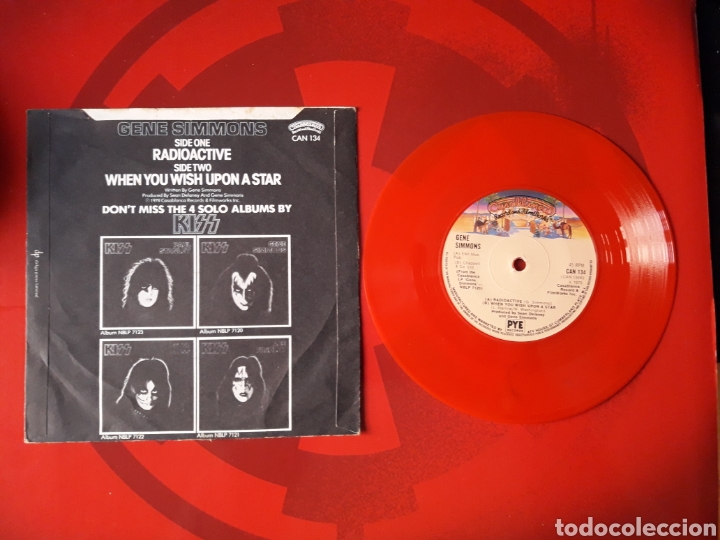 Discos de vinilo: KISS single vinilo rojo Gene Simmons Radioactive / When You Wish Upon a Star. Inglaterra 1978 - Foto 2 - 205040362
