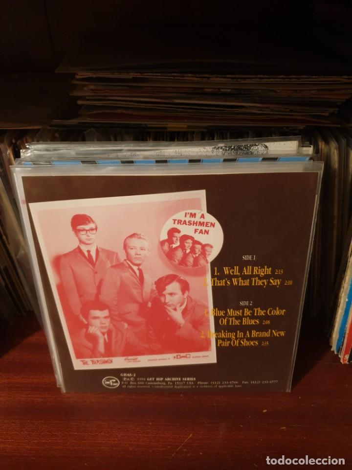 Discos de vinilo: THE TRASHMEN / WE , ALL RIGHT / GET HIP 1994 - Foto 2