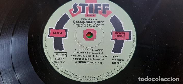 Discos de vinilo: DESMOND DEKKER -COMPASS POINT- (1981) LP DISCO VINILO - Foto 6