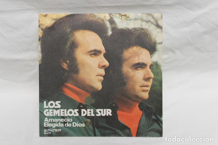 Discos de vinilo: LOS GEMELOS DEL SUR, SINGLE, AMANECIO / ELEGIDA DE DIOS. 1973 - Foto 1