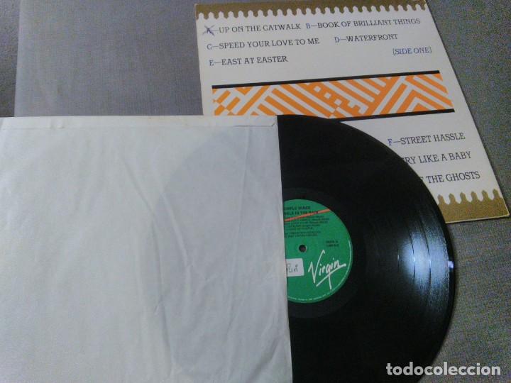 Discos de vinilo: Disco LP Simple Minds. Sparkle in the Rain. 1.983 - Foto 3