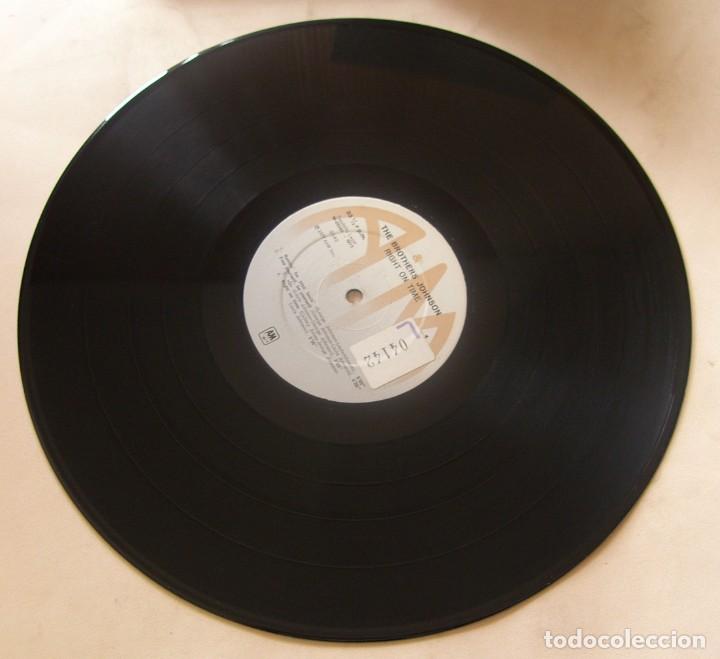 Discos de vinilo: BROTHERS JOHNSON - RIGHT ON TIME - A&M SPAIN 1977 - Foto 3