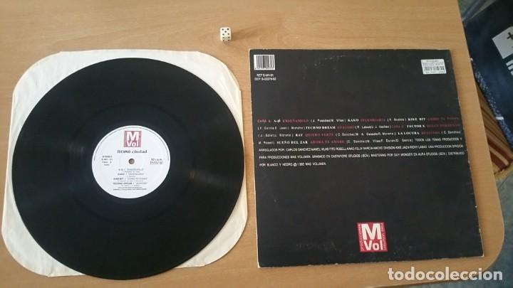 Discos de vinilo: MAXI TECHNO CIUDAD MAS VOLUMEN A&Ntilde;O 1992 - Foto 2