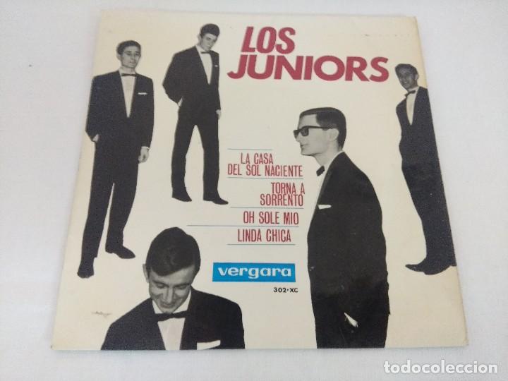Discos de vinilo: SINGLE/LOS JUNIORS/LA CASA DEL SOL NACIENTE. - Foto 1