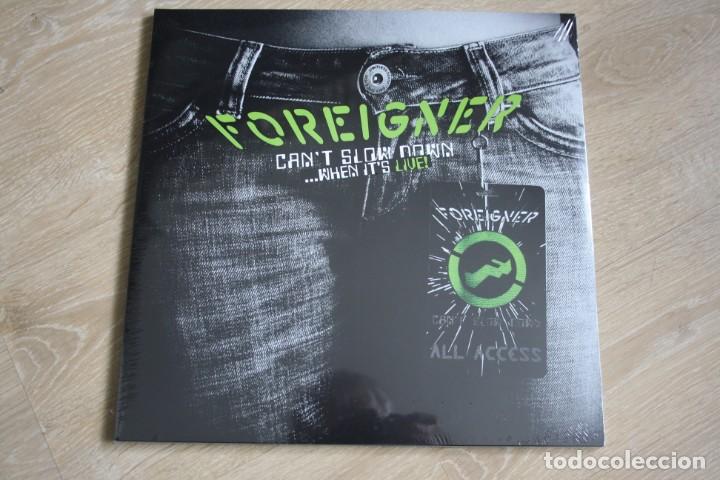 Discos de vinilo: FOREIGNER, CAN&acute;T SLOW DOWN...WHEN IT&acute;S LIVE, DOBLE LP, GATEFOLD - Foto 1