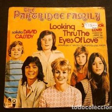 Discos de vinilo: THE PARTRIDGE FAMILY (SINGLE 1973 ED. SPAIN) LOOKING THRU THE EYES OF LOVE - DAVID CASSIDY