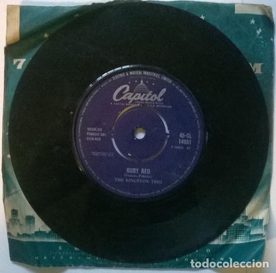 Discos de vinilo: Kingston Trio. Tom Dooley/ Ruby Red. Capitol, UK 1958 single - Foto 2