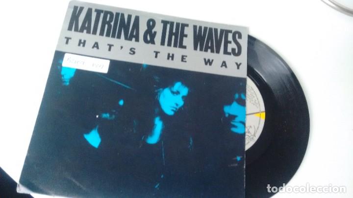 Discos de vinilo: SINGLE ( VINILO) DE KATRINA & THE WAVES A&Ntilde;OS 80 - Foto 1