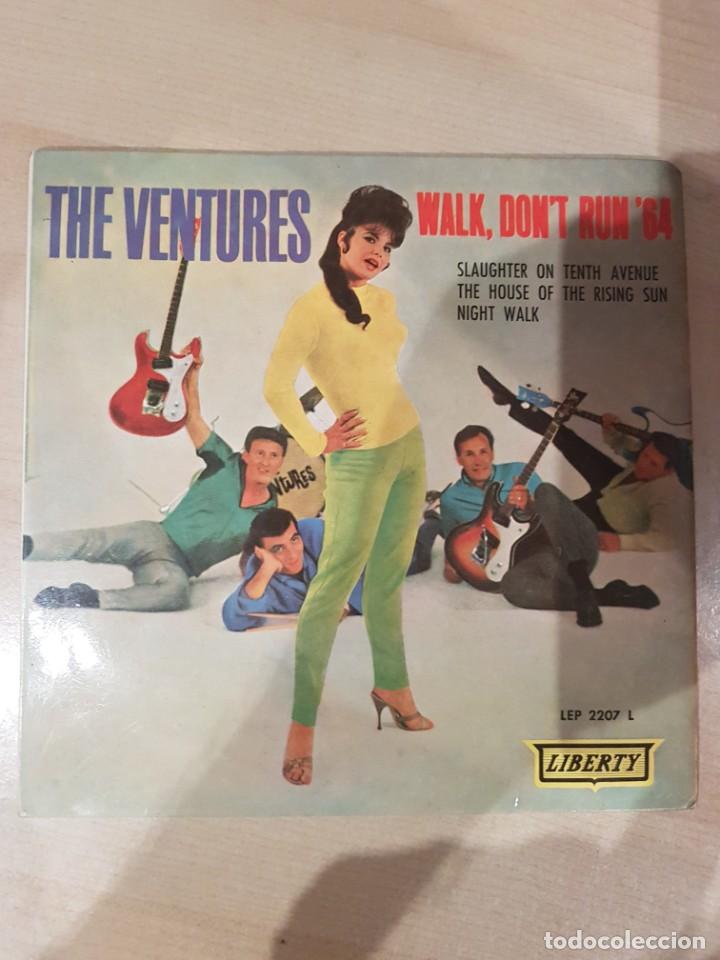 Discos de vinilo: THE VENTURES 1965 EP Walk, Dont Run 64 - Foto 1