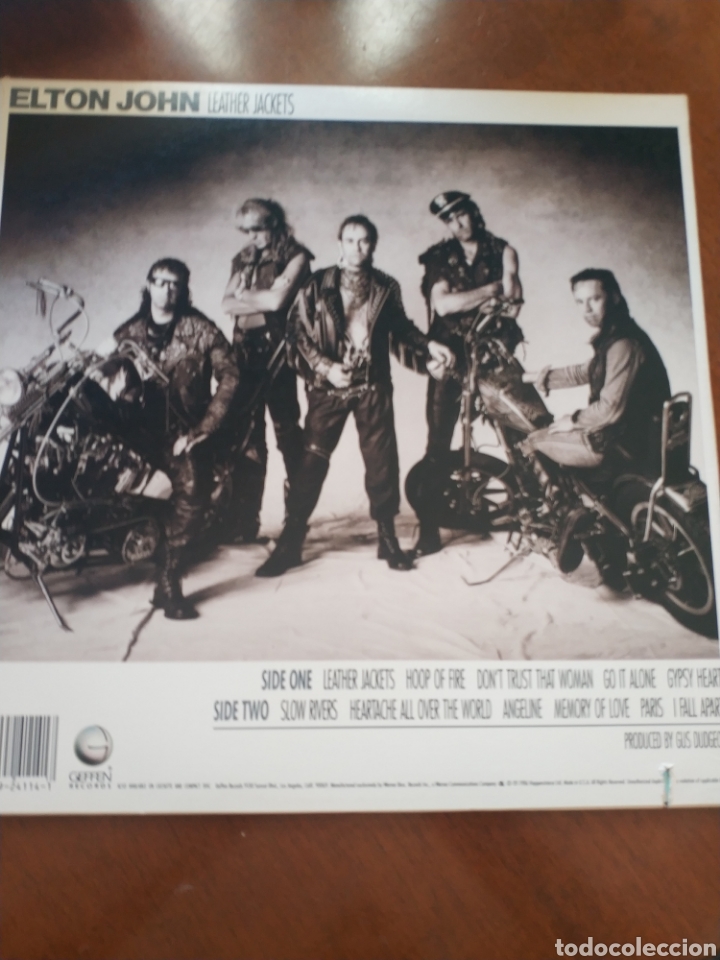 Discos de vinilo: Elton John leather jackets - Foto 2