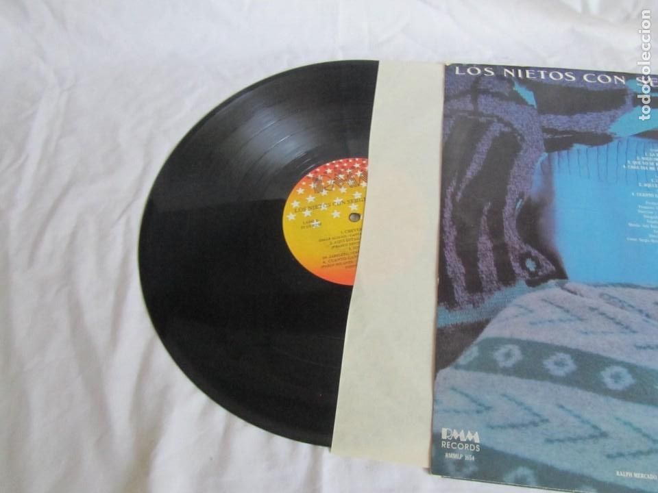 Discos de vinilo: Lp vinilo Los nietos con Sergio Hern&aacute;ndez - Foto 3