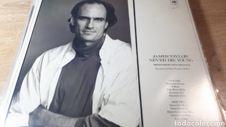 Discos de vinilo: JAMES TAYLOR NEVER DIE YOUNG - Foto 2