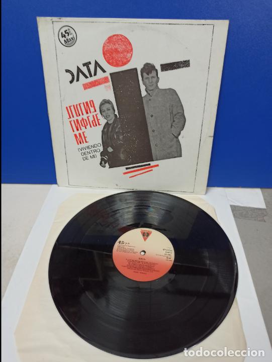 Discos de vinilo: MAXI SINGLE DISCO VINILO - DATA - LIVING INSIDE ME - Foto 1