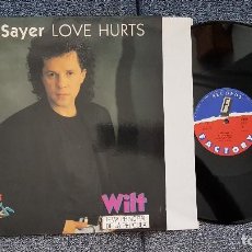 Discos de vinilo: LEO SAYER - LOVE HURTS / LOVE HURTS. MAXISINGLE.EDITADO POR RECORDS FACTORY. AÑO 1.989. Lote 211758717