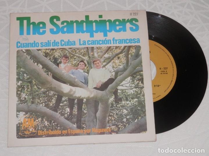 Discos de vinilo: DISCO SINGLE VINILLO THE SANDPIPERS - Foto 1
