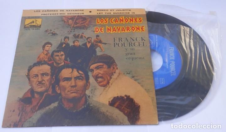 Discos de vinilo: DISCO SINGLE VINILLO DE LA PELICULA LOS CA&Ntilde;ONES DE NAVARONE - FRANK POURCEL - Foto 1