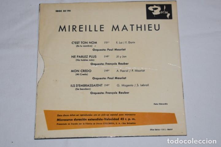 Discos de vinilo: Disco Vinilo Single Mireille Mathieu C&acute;est ton nom Mon credo 1966 - Foto 2