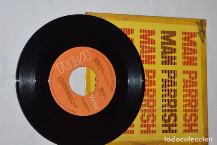 Discos de vinilo: Disco Vinilo Single Man Parrish Hip hop, be bop 1983 - Foto 3