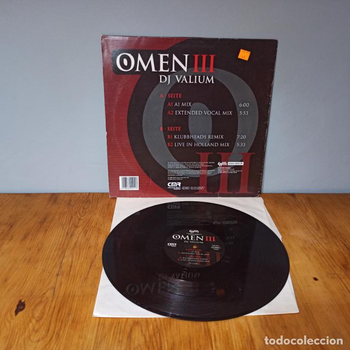 Discos de vinilo: MAXI SINGLE DISCO VINILO - DJ VALIUM - OMEN III - Foto 2