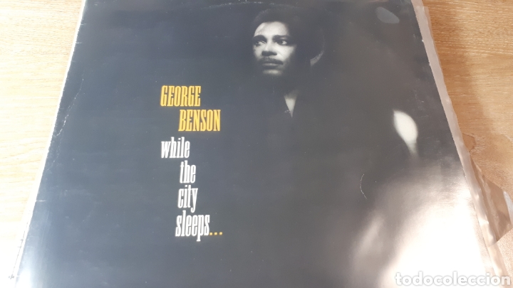 Discos de vinilo: GEORGE BENSON WHILE THE CITY SLEEPS - Foto 1