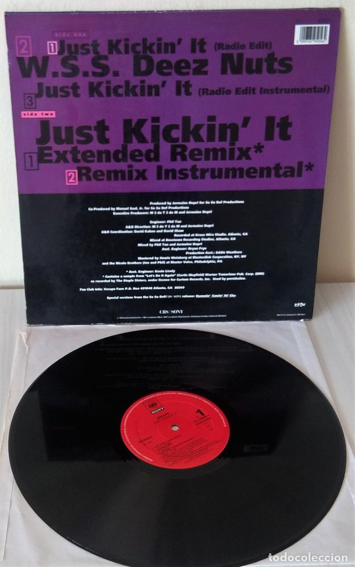 Discos de vinilo: XSCAPE - JUST KICKIN&acute; IT MAXI 12 SONY - 1993 - Foto 2
