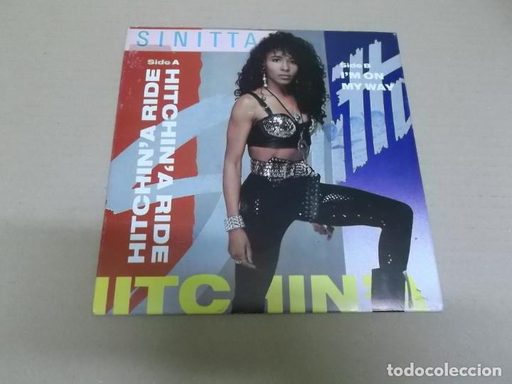 Discos de vinilo: SINITTA (SINGLE) HITCHIN&rsquo; A RIDE A&Ntilde;O 1989 - Foto 1