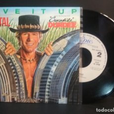 Discos de vinilo: MENTAL AS ANYTHING LIVE IT UP / GOOD FRIDAY SINGLE SPAIN 1984 PEPETO TOP. Lote 215844025