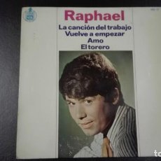 Discos de vinilo: 2 EP RAPHAEL LA CANCIÓN DEL TRABAJO CANTA LA NAVIDAD HISPAVOX 1965-66. Lote 216594367