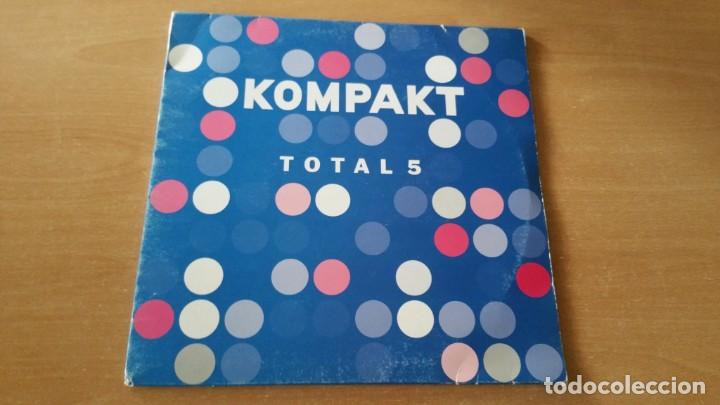Discos de vinilo: LP Maxi 2 vinilos KOMPAKT Total 5 Germany - Foto 1