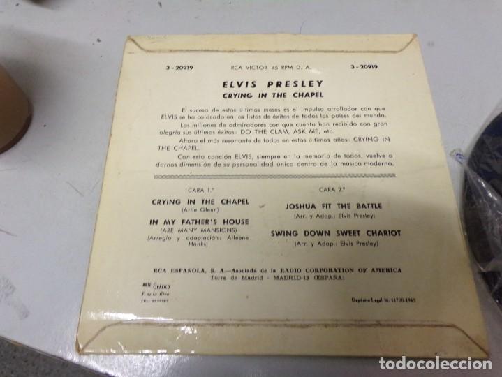 Discos de vinilo: ESTAMOS LIQUIDANDO. Elvis - crying in the chapel - Foto 3