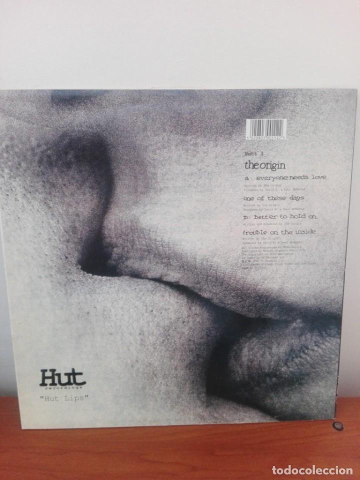 Discos de vinilo: The Origin .. ?&ndash; Everyone Needs Love - MAXI-SINGLE 1990 -EDICION UK - Foto 2