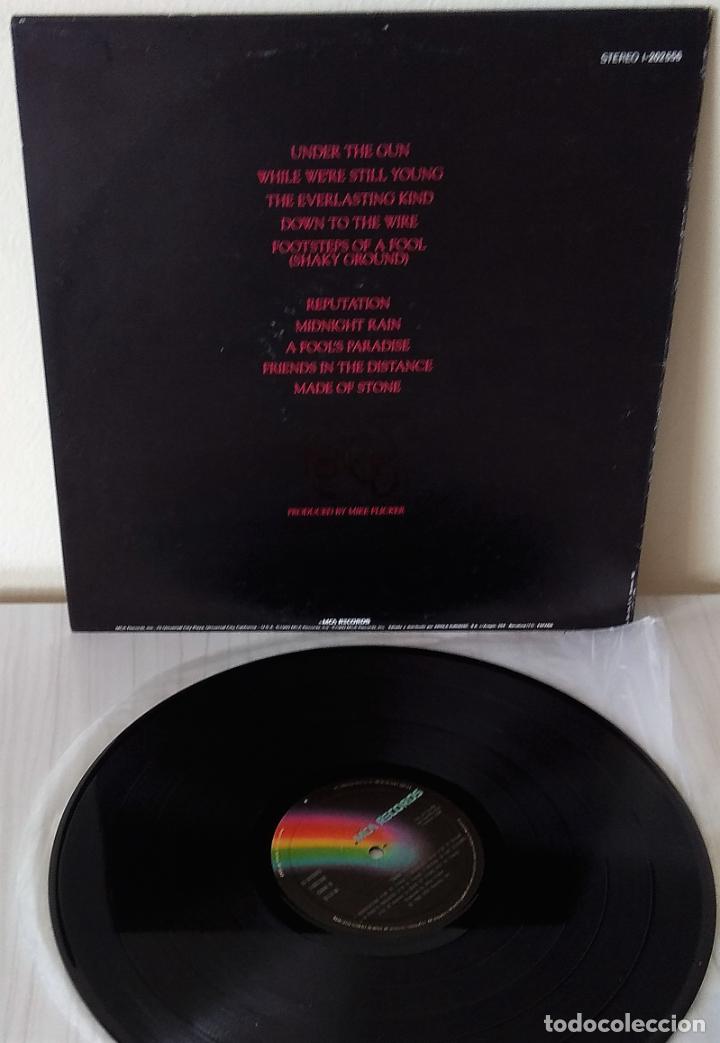 Discos de vinilo: POCO - UNDER THE GUN MCA - 1980 - Foto 2