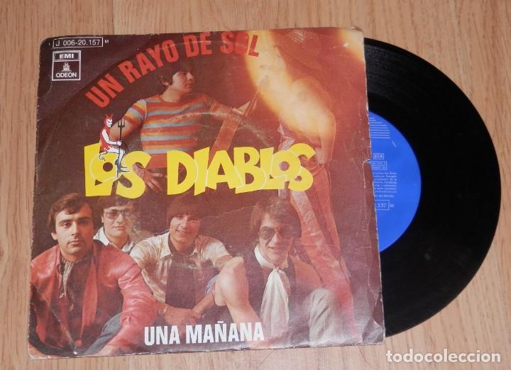 Discos de vinilo: SINGLE VINILLO DE LA BANDA LOS DIABLOS - Foto 1