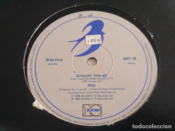 Discos de vinilo: War - Groovin - Foto 1