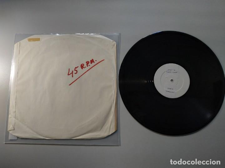 Discos de vinilo: Manu Dibango Featuring MC MellO - Min&ccedil;alor / Senga Abele (12&rdquo;) - Foto 2