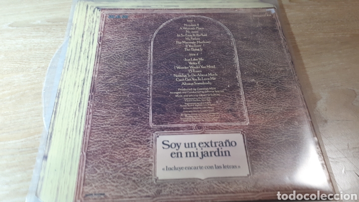 Discos de vinilo: GILBERT O SULLIVAN A STRANGER IN MY OWN BACK YARD - Foto 2