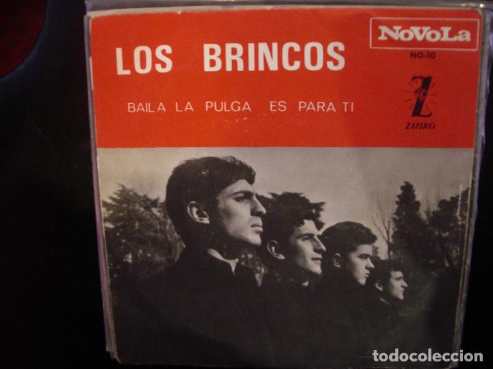 Discos de vinilo: LOS BRINCOS. BAILA LA PULGA. SINGLE. - Foto 1