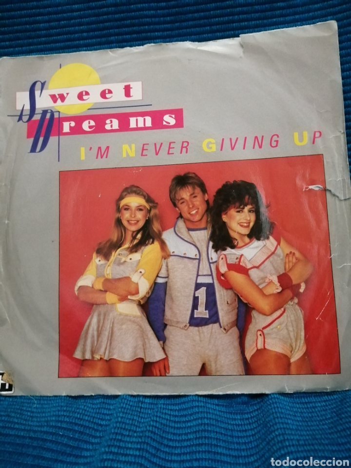 Discos de vinilo: SINGLE SWEET DREAMS &rdquo; IM NEVER GIVING&rdquo; - Foto 1