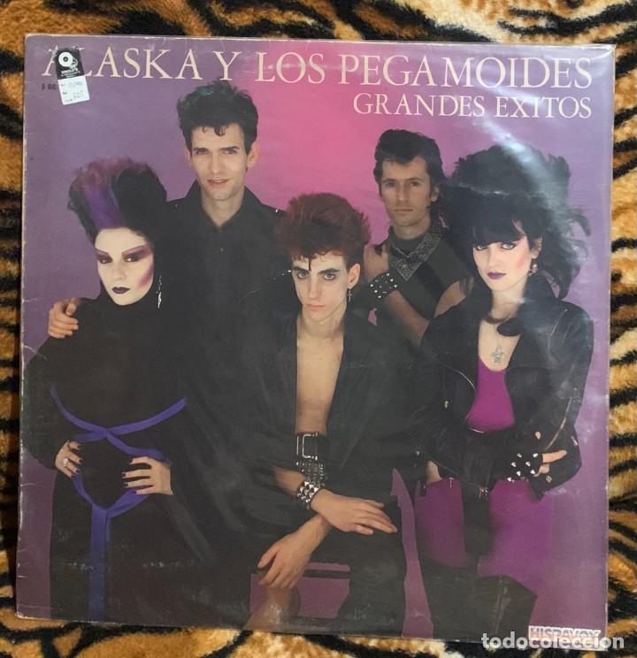 Discos de vinilo: Alaska y los Pegamoides. Grandes &eacute;xitos. Hispavox 1982, ref. S 60.722 - Foto 1
