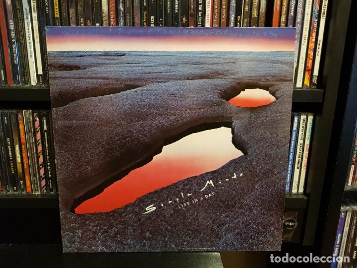 Discos de vinilo: SIMPLE MINDS - LIFE IN A DAY - Foto 1