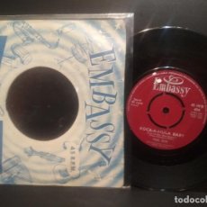 Discos de vinilo: PAUL RICH - EMBASSY WALK ON BY + ROCK-A-HULA BAB SINGLE UK 1962 PDELUXE