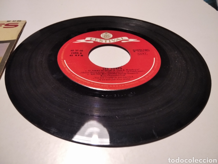 Discos de vinilo: Les surfs, su forma de besar - Foto 2