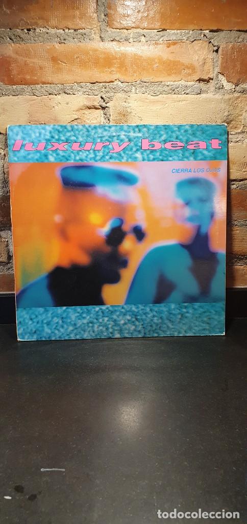 Discos de vinilo: LUXURY BEAT CIERRA LOS OJOS MAXI - Foto 1