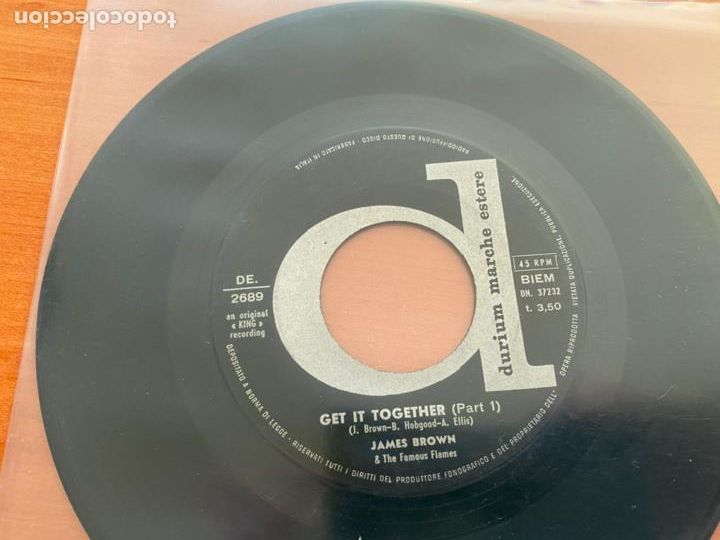 Discos de vinilo: JAMES BROWN (GET IT TOGETHER) SINGLE DN 37232 (EPI20) - Foto 1