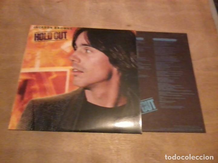 Discos de vinilo: Jackson Brown LP Hold out Esp. 1980 - Foto 1